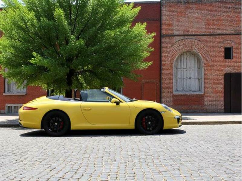 911
