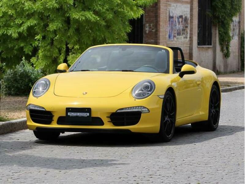 PORSCHE 911