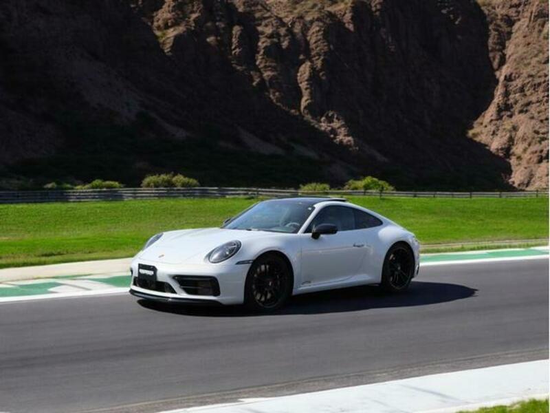 911
