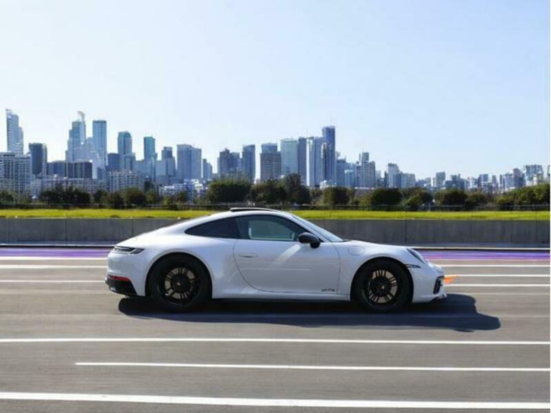 911