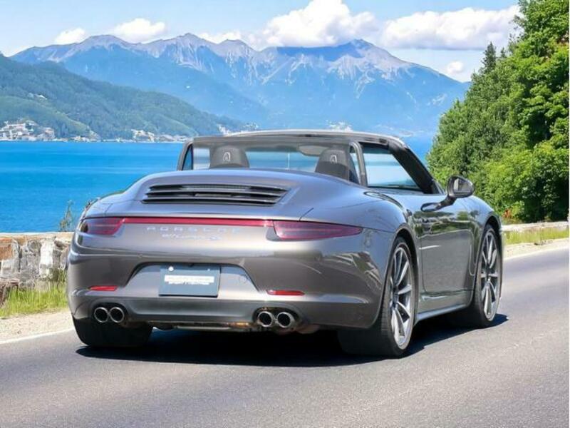 911