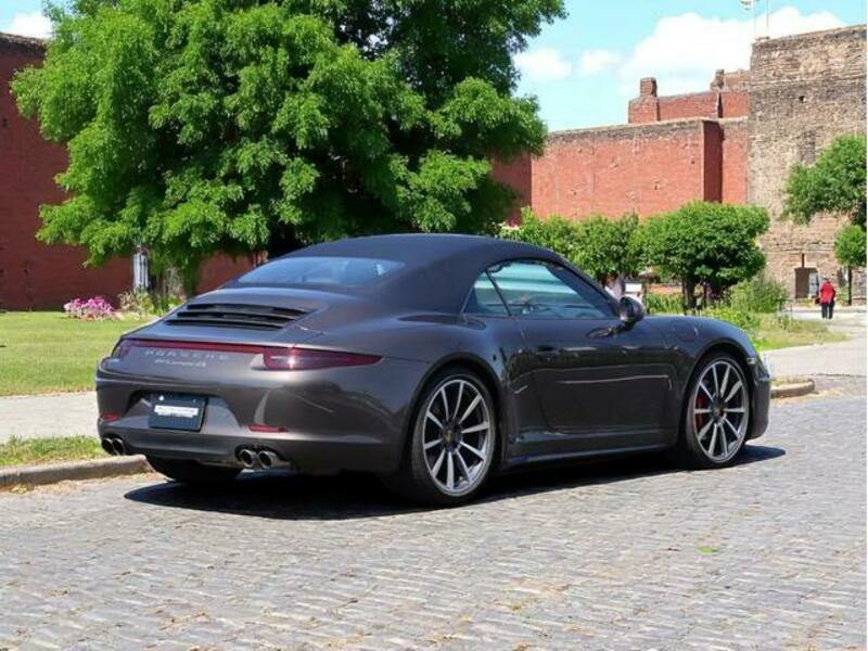 911