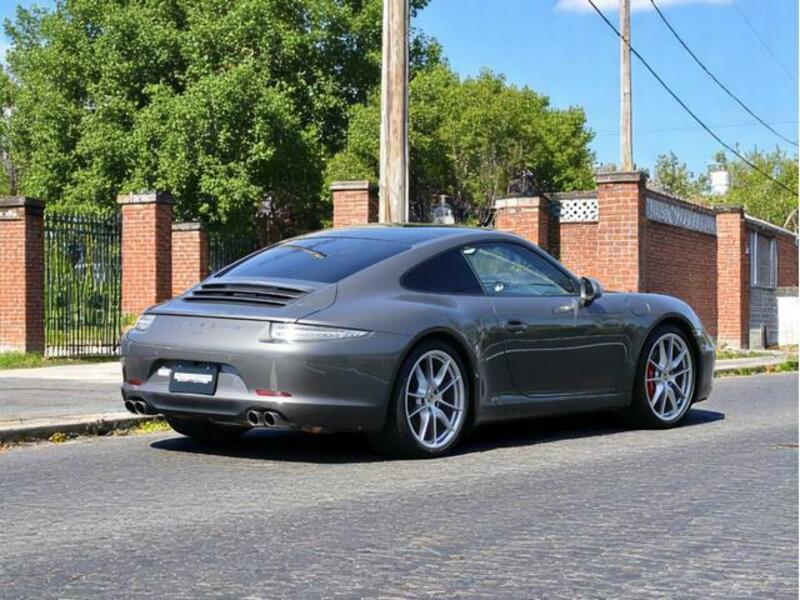 911