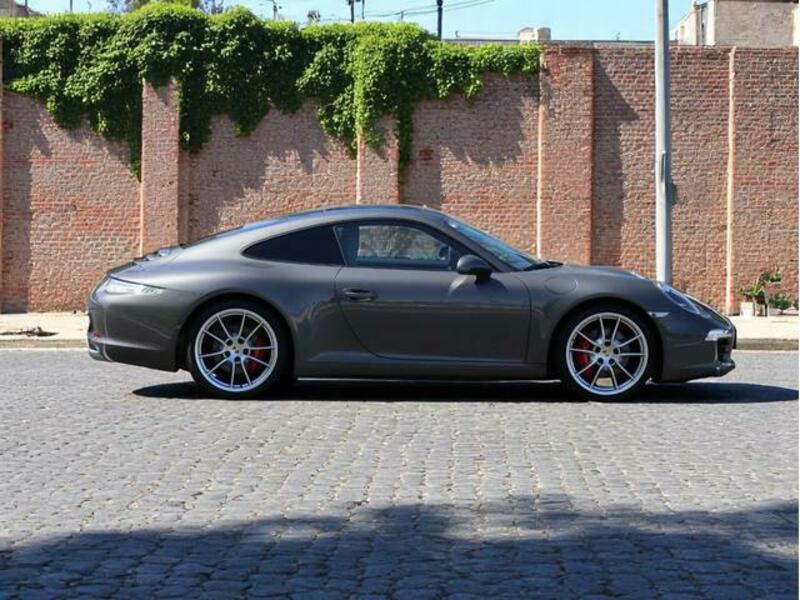 911