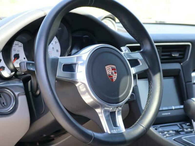 911