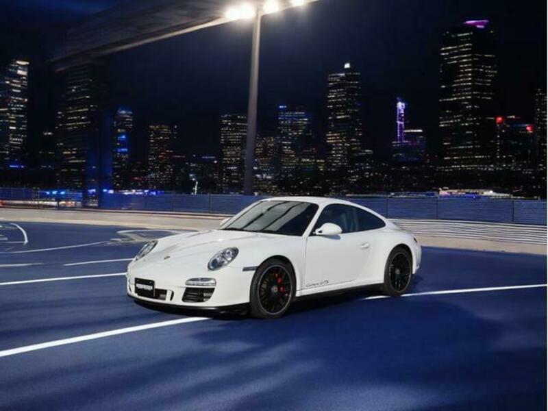 911
