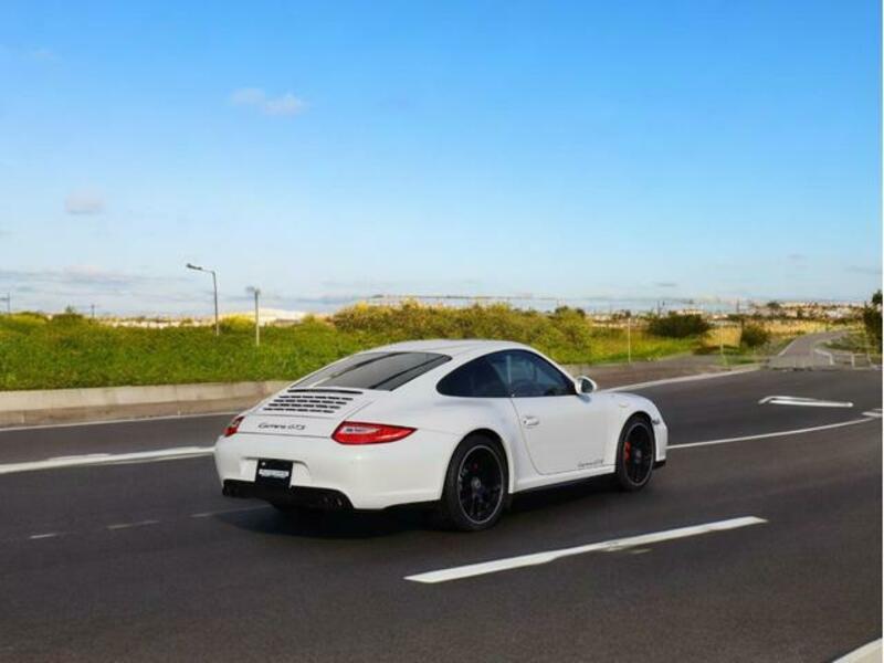 911