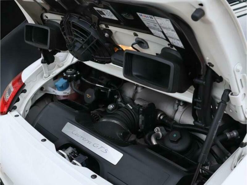 911
