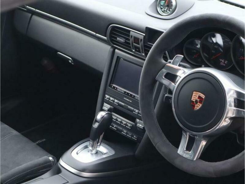 911