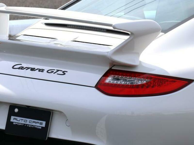 911