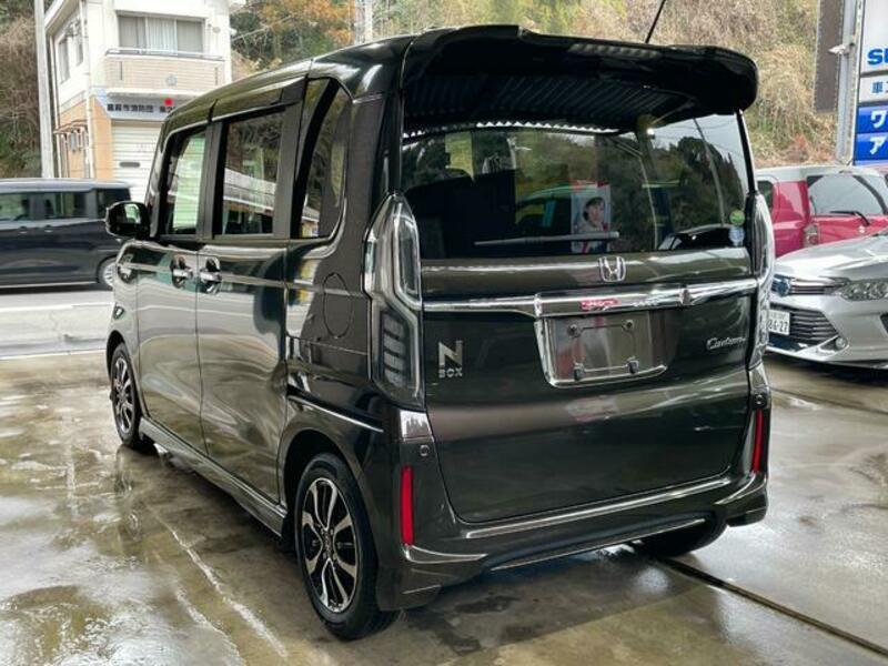 N BOX CUSTOM