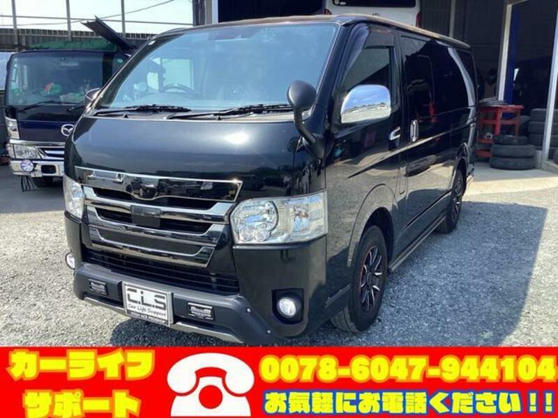 TOYOTA HIACE VAN