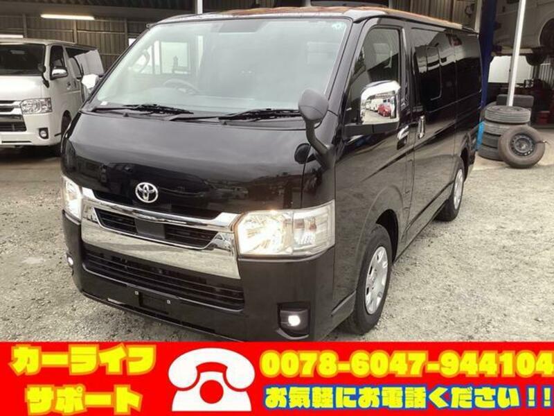 TOYOTA HIACE VAN