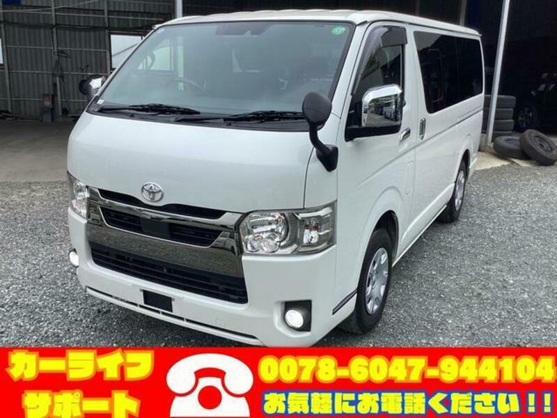 TOYOTA HIACE VAN
