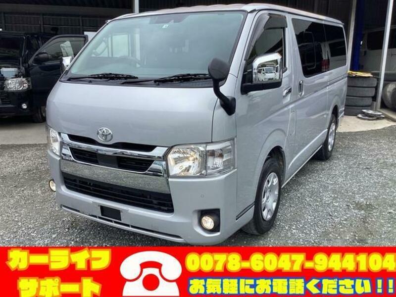 TOYOTA HIACE VAN