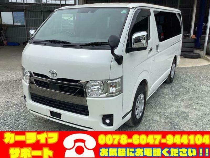 TOYOTA HIACE VAN