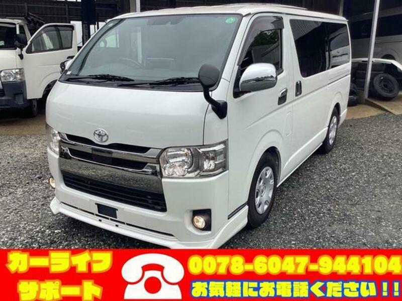 TOYOTA HIACE VAN