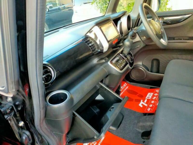 N BOX CUSTOM