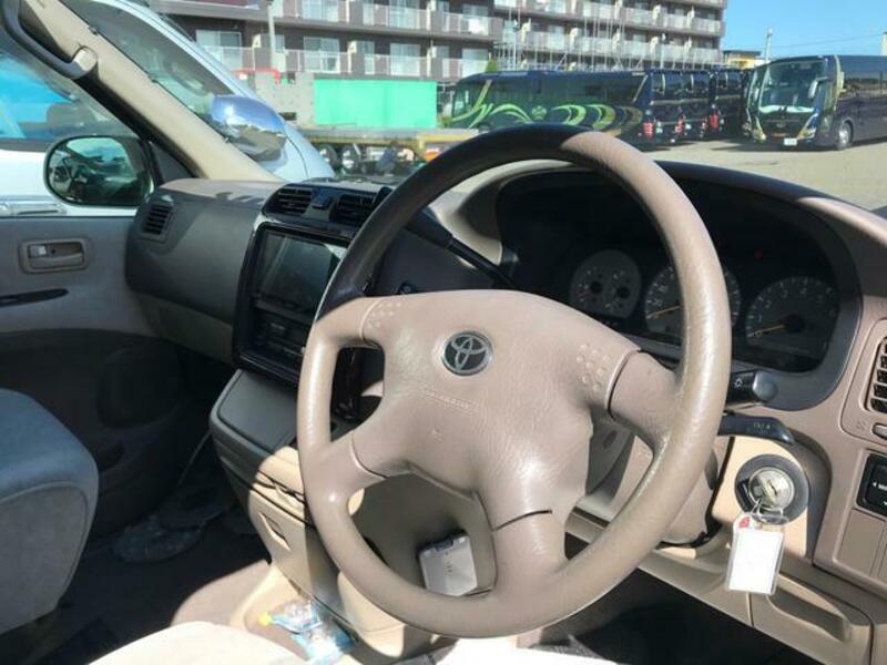 GRAND HIACE