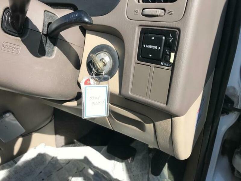GRAND HIACE