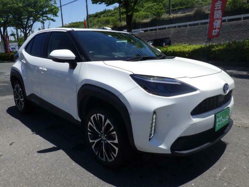 YARIS CROSS