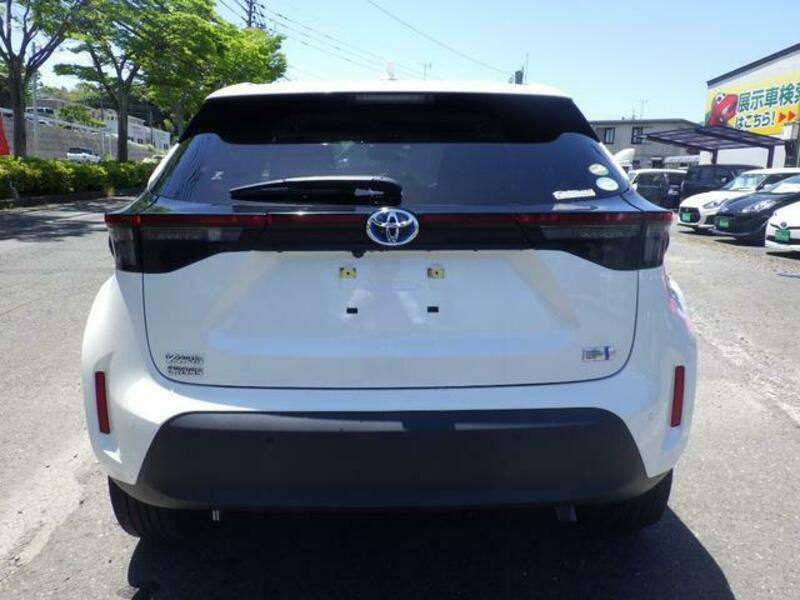 YARIS CROSS