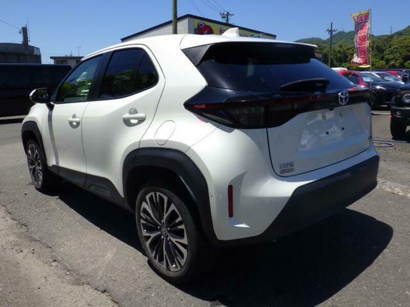 YARIS CROSS