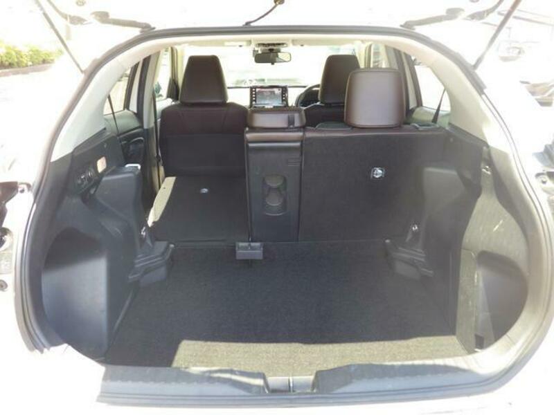 YARIS CROSS
