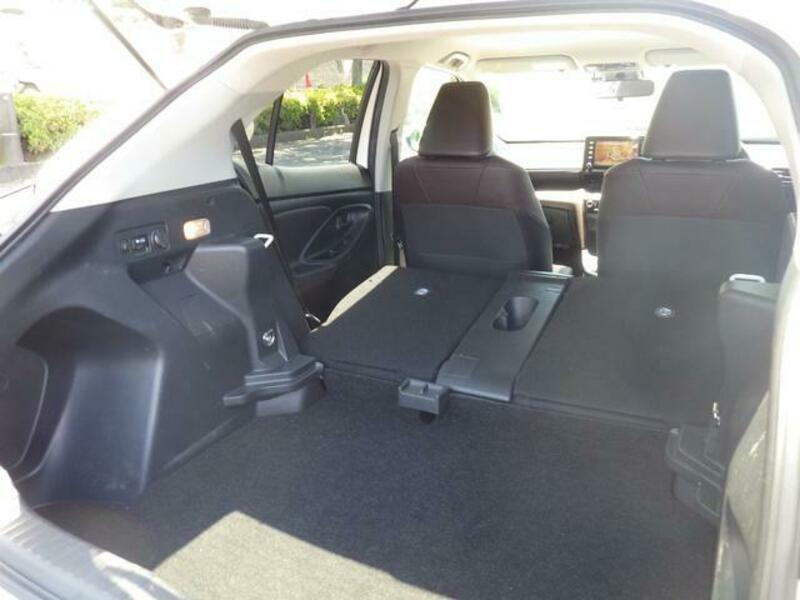 YARIS CROSS