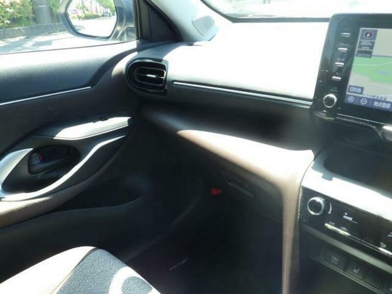 YARIS CROSS