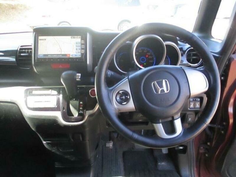 N BOX CUSTOM