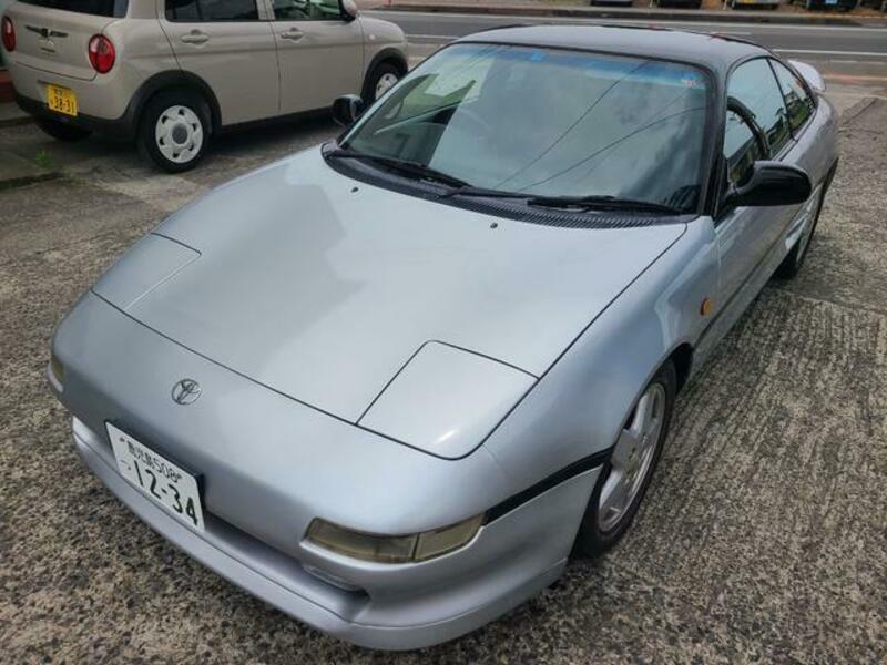 TOYOTA MR2