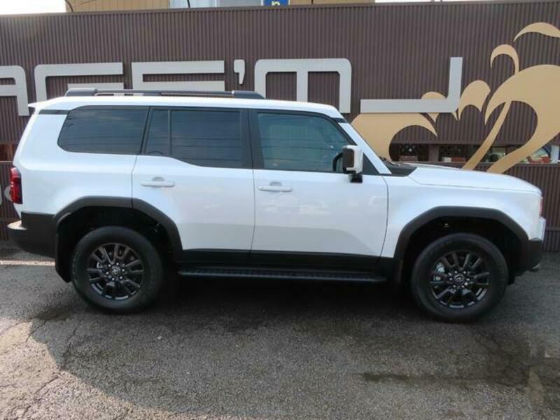 LAND CRUISER 250