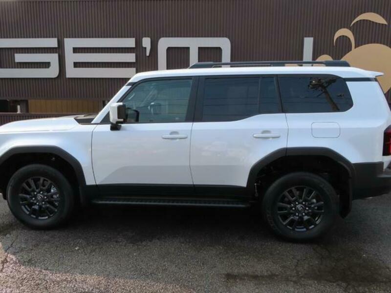 LAND CRUISER 250