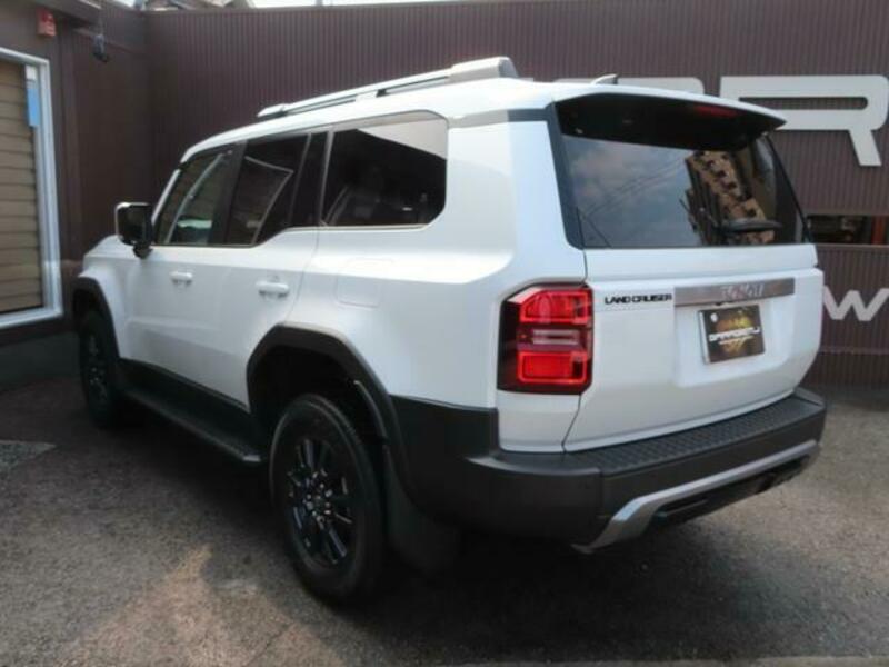 LAND CRUISER 250