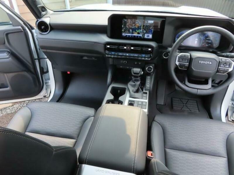 LAND CRUISER 250