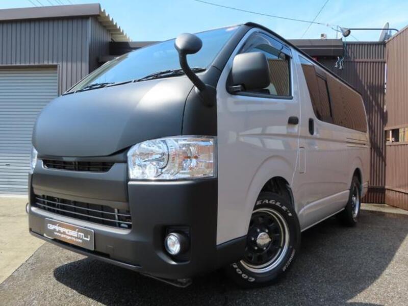 TOYOTA HIACE VAN