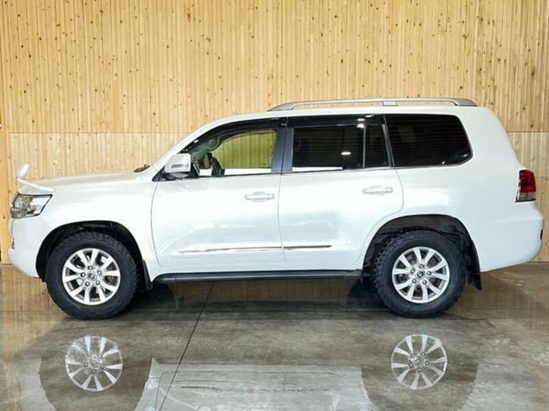LAND CRUISER