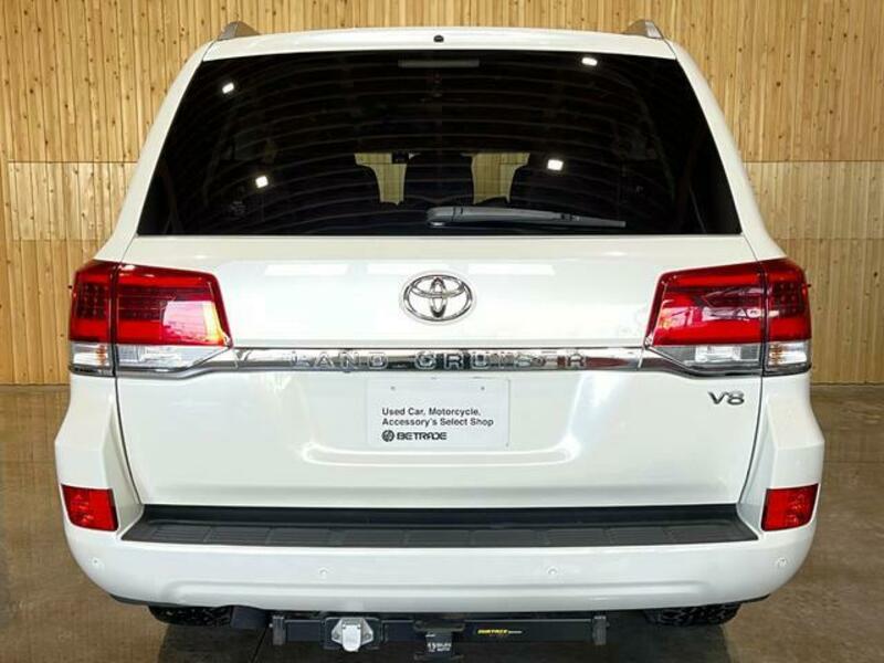 LAND CRUISER