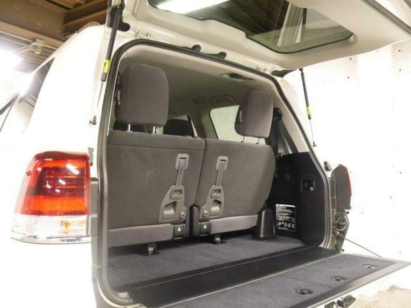 LAND CRUISER