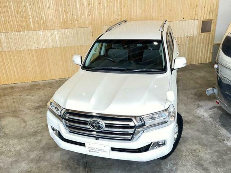 LAND CRUISER