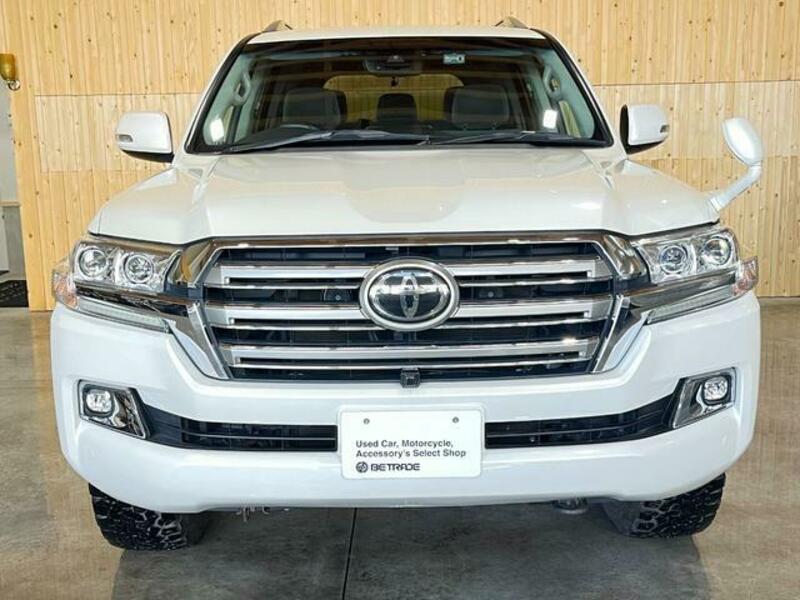 LAND CRUISER