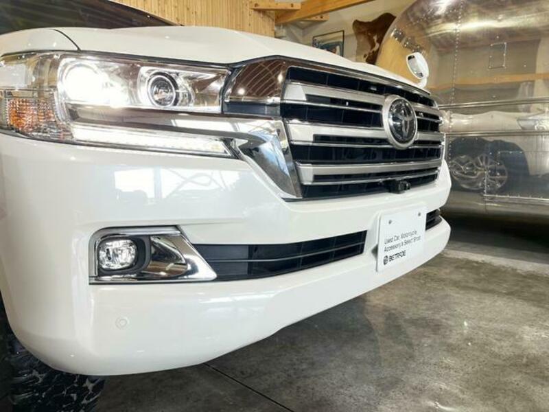 LAND CRUISER