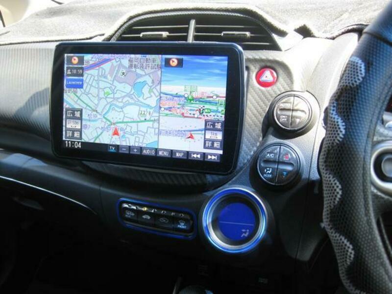 FIT HYBRID