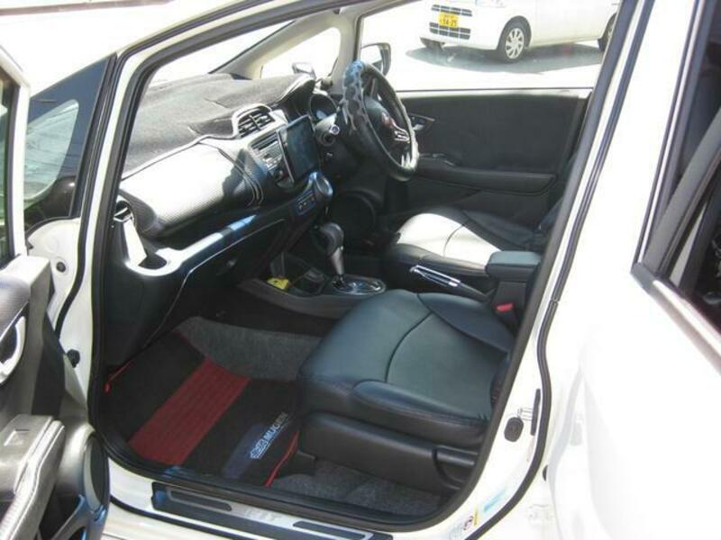 FIT HYBRID