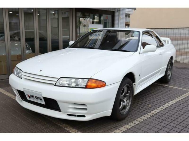 NISSAN SKYLINE
