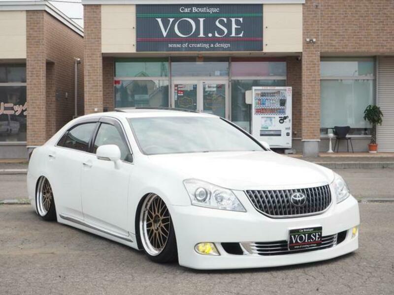 TOYOTA CROWN MAJESTA