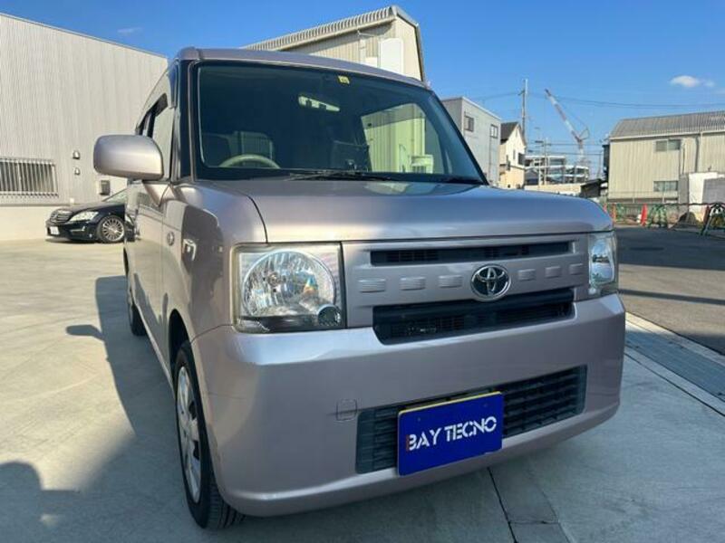 TOYOTA PIXIS SPACE