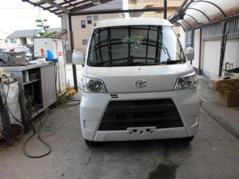 TOYOTA PIXIS VAN
