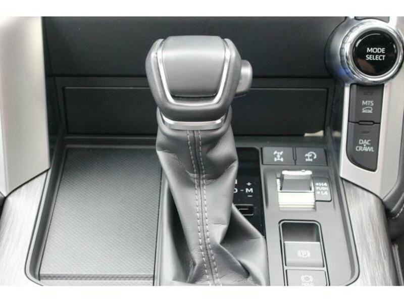 LAND CRUISER